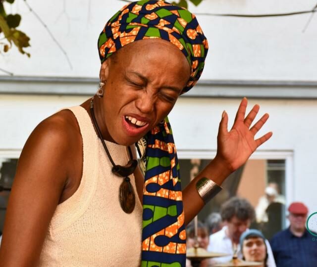 Gabon Media Time, Gabon : Tita Nzebi enfin en concert, là où tout a commencé !